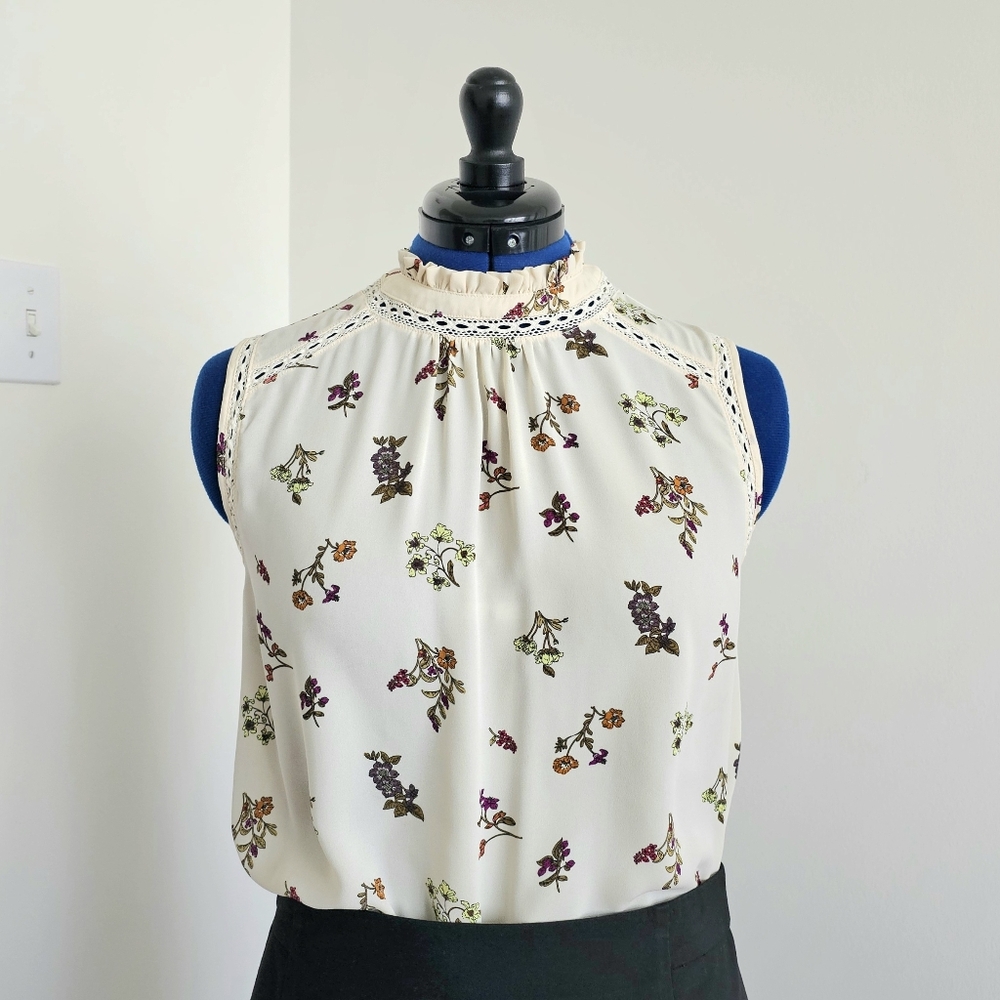 LOFT Mixed Media Floral High Neck Blouse Sleeveless Lace Detail Cream Ivory M